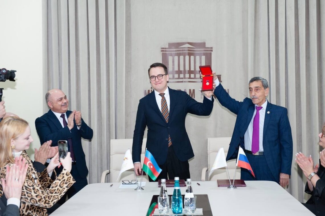 Александринка и Азербайджанский национальный театр подписали меморандум о сотрудничестве